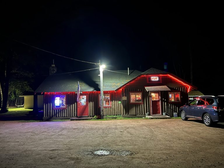 murmuring waters lodge ext 001 768x576